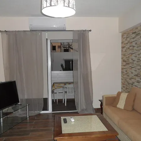 Sunshine Apts, Two Bedroom , Free Internet, No 3 Айя-Напа