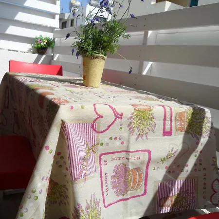 Sunshine Apts, Two Bedroom , Free Internet, No 3 Айя-Напа