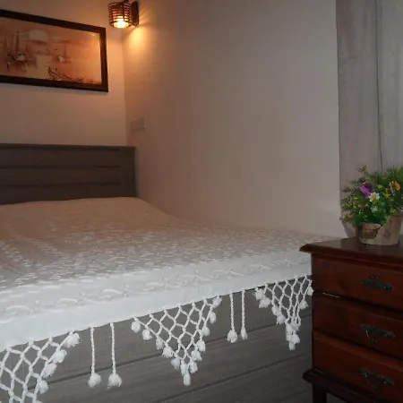 Sunshine Apts, Two Bedroom , Free Internet, No 3 Айя-Напа